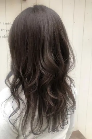 セミロング fuuga春日部店所属・艶髪髪質改善🐰🫧 ai🩵のヘアスタイル