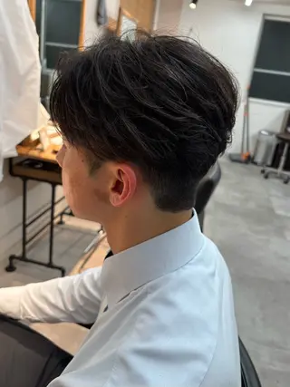 メンズ フェザーパーマ/韓国 /メンズカット保立のヘアスタイル