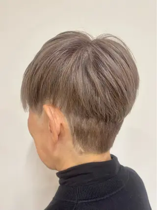 ショート カラー 古川 琴美のヘアスタイル