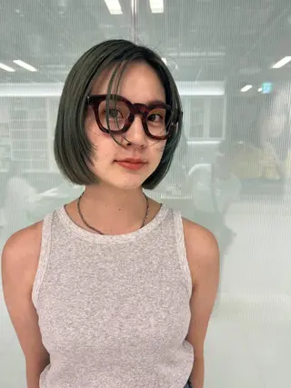 ショート レイヤーカット/ 透明感カラーmikuのヘアスタイル