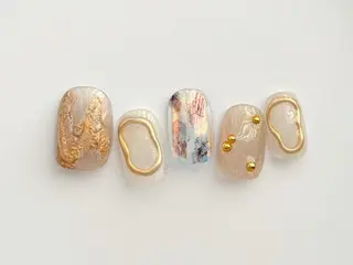 ミディアム シエール池袋東口店所属・シエール KURUMIのネイルデザイン