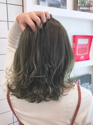 ミディアム カラー 髙橋 かすみのヘアスタイル