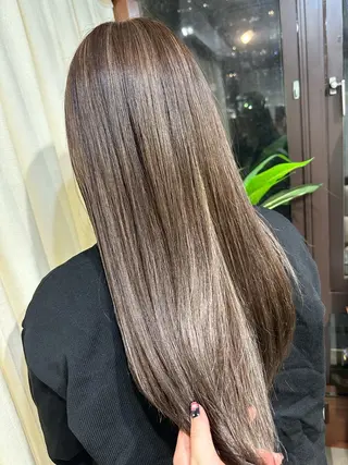 ロング カラー RINA .のヘアスタイル