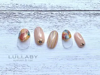 ネイル LULLABY 銀座並木通り店のネイルデザイン