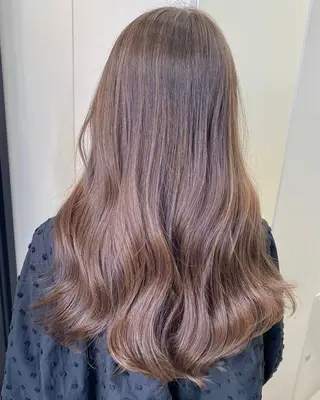 カラー ✩*Ayane*✩ うる艶カラー🫐のヘアスタイル