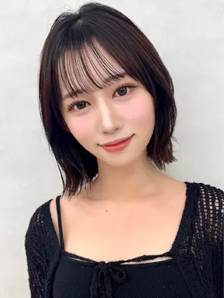 ショート カラー ✨艶カラーと縮毛矯正 🦖しんのすけ🦖のヘアスタイル