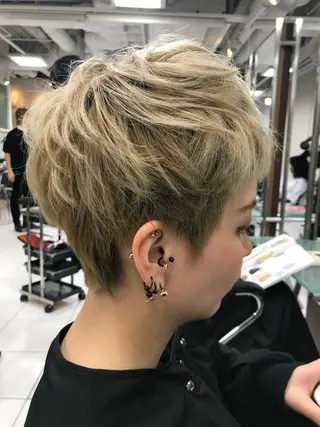 ショート デザインヘア 小林裕史のヘアスタイル