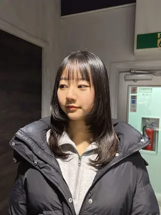 セミロング カラー NANAMI🩵 大人可愛い韓国ヘアのヘアスタイル