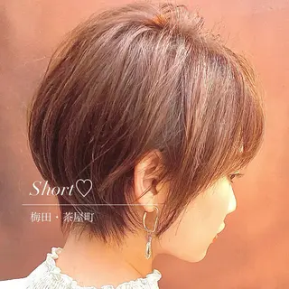 ショート ウラ‎🤍𐙚 ボブ ・ショート・艶カラーのヘアスタイル