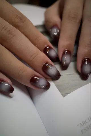 ネイル anyora nail salon所属・大人ワンホン キラキラ／Ayanoのネイルデザイン