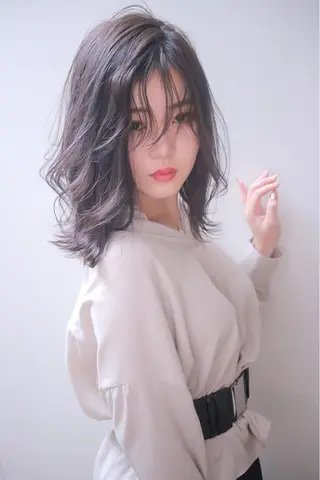 ミディアム カラー 伊藤 裕貴のヘアスタイル