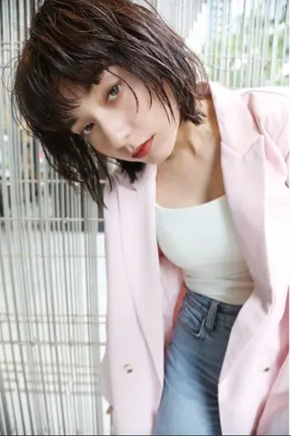 ミディアム JILL ユキのヘアスタイル