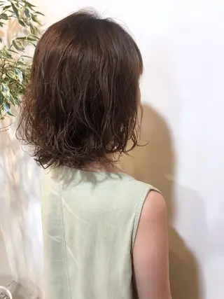ショート カラー パーマ MIOベージュカラー 柔らかいカラーのヘアスタイル
