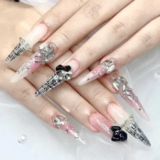 ネイル queensnail 🧸mikiのネイルデザイン