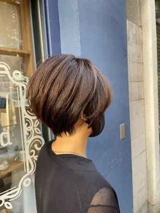 ショート 馬場智哉 白髪ぼかしハイライトのヘアスタイル