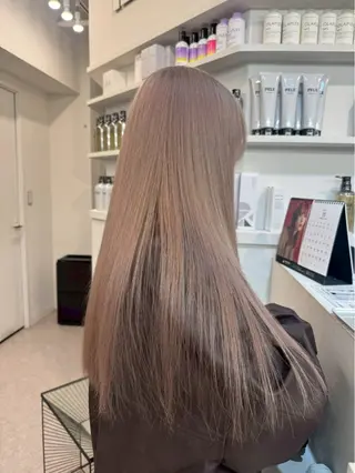 カラー PELE/ハイトーン /アズマタイチのヘアスタイル