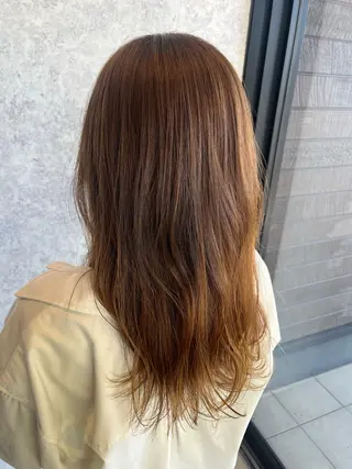 ロング カラー シャドールーツ earth　深川愛実のヘアスタイル