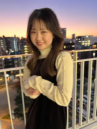 セミロング カラー ヘアアレンジ umu.［韓国ヘア /ダウンパーマ］のヘアスタイル