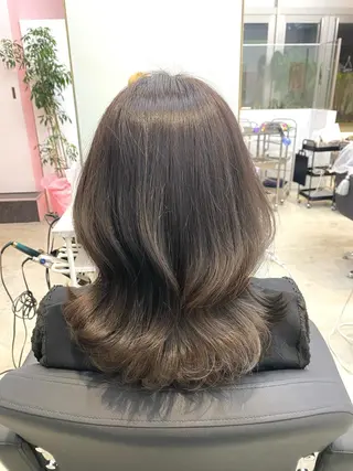 ミディアム カラー 顔周り似合わせ・巻け るレイヤー水谷航大のヘアスタイル