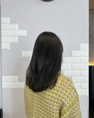 セミロング 時﨑 実子/透明感カラーのヘアスタイル