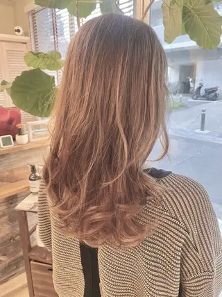 ロング La shic所属・荒木洋一/髪質改善/ 酸性ストレートのヘアスタイル