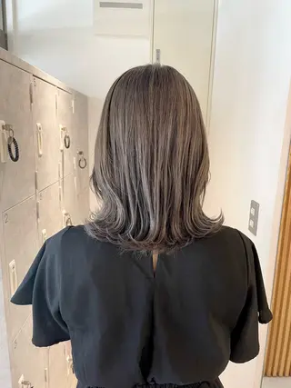 ミディアム カラー スズキ シオリのヘアスタイル