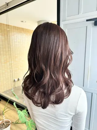 ロング カラー ツキダテ ユイのヘアスタイル