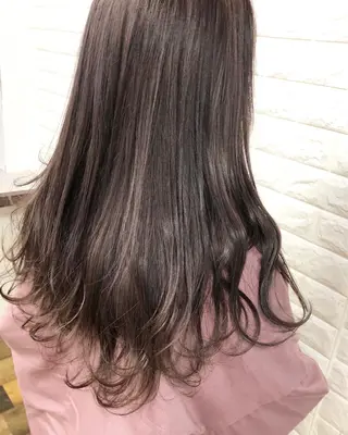 ロング カラー famille所属・famille ファミーユのヘアスタイル