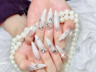 ネイル 🦋 Queenieのネイルデザイン