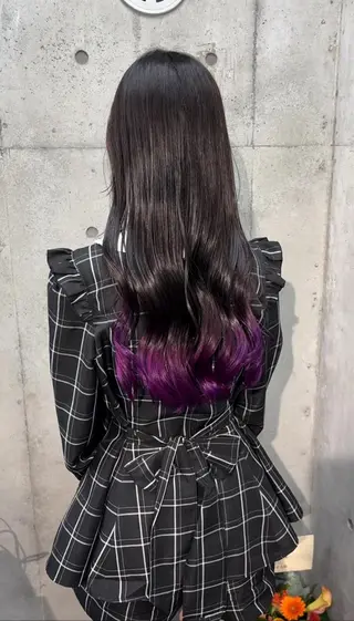 ミディアム カラー ウルフカットデザイン カラー特化アールイーのヘアスタイル