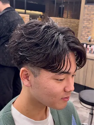 パーマ メンズ センターパート/フェ ザー🔥SHUYAのヘアスタイル