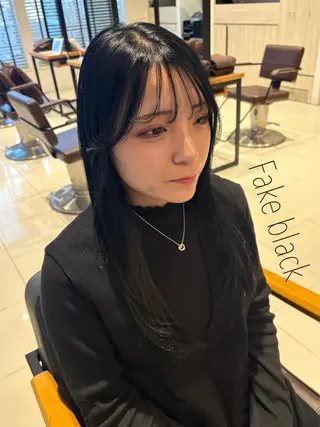 ロング カラー EARTH 柿崎日菜のヘアスタイル