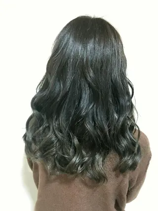 ミディアム カラー パーマ ヤマグチ ヒカルのヘアスタイル