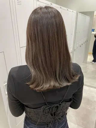 セミロング カラー 女性リピ90%🍨 🩷佐藤みずきのヘアスタイル