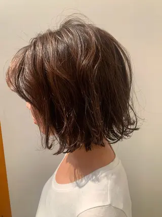 ショート カラー DOG MANIA PiNCH所属・大人女性スタイル マルイチのヘアスタイル