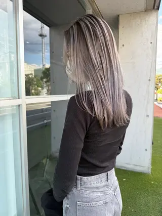 カラー REGOLITH （レゴリス）所属・山田隆成/韓国カット バレ、ハイライト得意のヘアスタイル