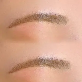 アイブロウ ダブルカラー/透明 感/Akaneのヘアスタイル