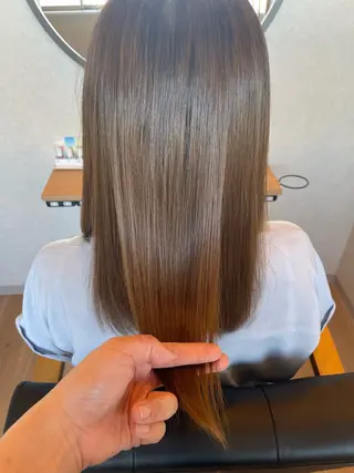 ミディアム 美容室toiro所属・青山 結のヘアスタイル