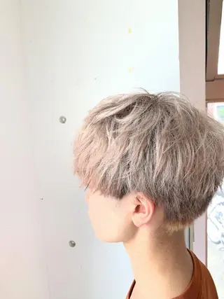 ショート カラー パーマ メンズ 白髪ぼかしハイライト 柳川拓哉のヘアスタイル