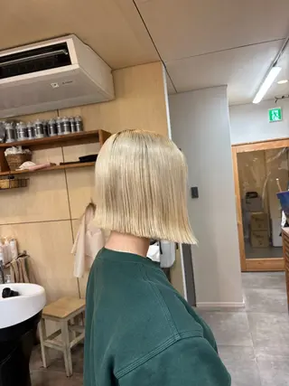 ミディアム 桂 奈穂のヘアスタイル