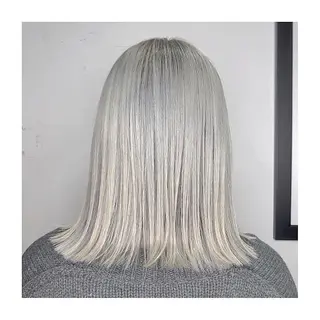 ミディアム カラー 💚 nao💚のヘアスタイル