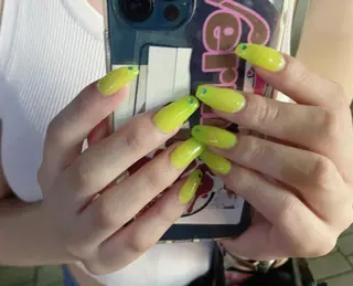 ネイル *RAIMU* HOLOGRAMのネイルデザイン