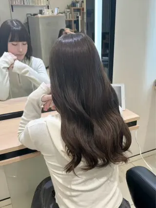 ロング カラー ひなの🫧ベージュ系 艶カラーのヘアスタイル