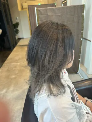 セミロング カラー ヤマダ タケトのヘアスタイル