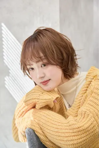 ショート カラー ハイトーン/レイヤー 💜Akaneのヘアスタイル