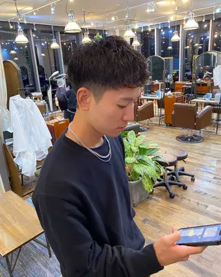 メンズ Belle銀座並木通り店所属・井手草一朗/ パーマ/ハイライト◎のヘアスタイル