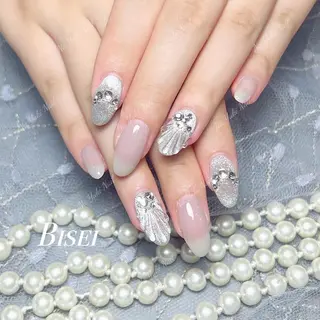 ネイル Queenie 🦋のネイルデザイン