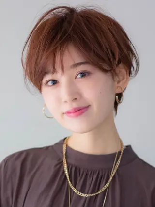 ショート カラー 白岩 君予のヘアスタイル