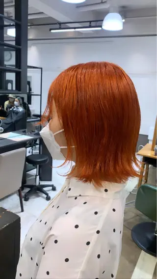 ミディアム maya レイヤーカットのヘアスタイル