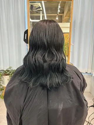 セミロング 岡島 実里のヘアスタイル